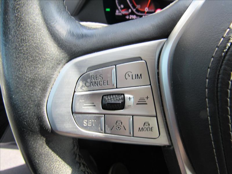 BMW X7 3,0 d xDrive30d 195 kW 7 míst - fotka 28 z 44