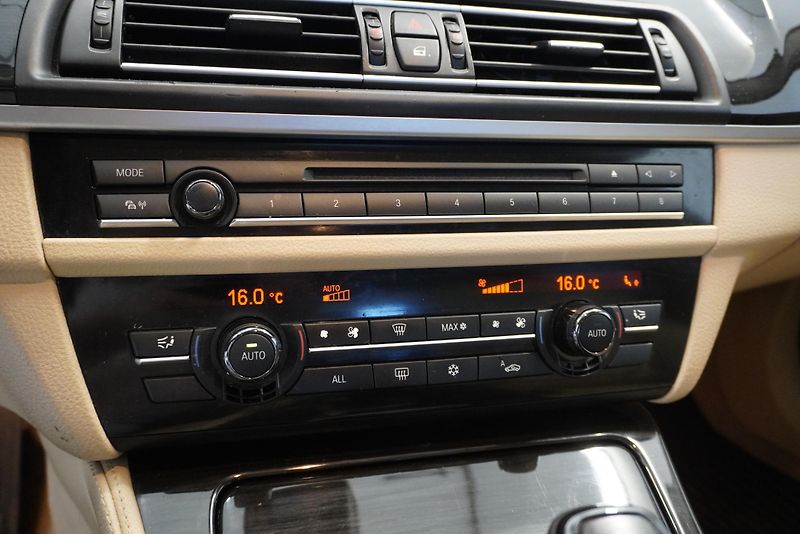 BMW Řada 5 535D SEDAN XDRIVE STEPTRONIC - fotka 17 z 32