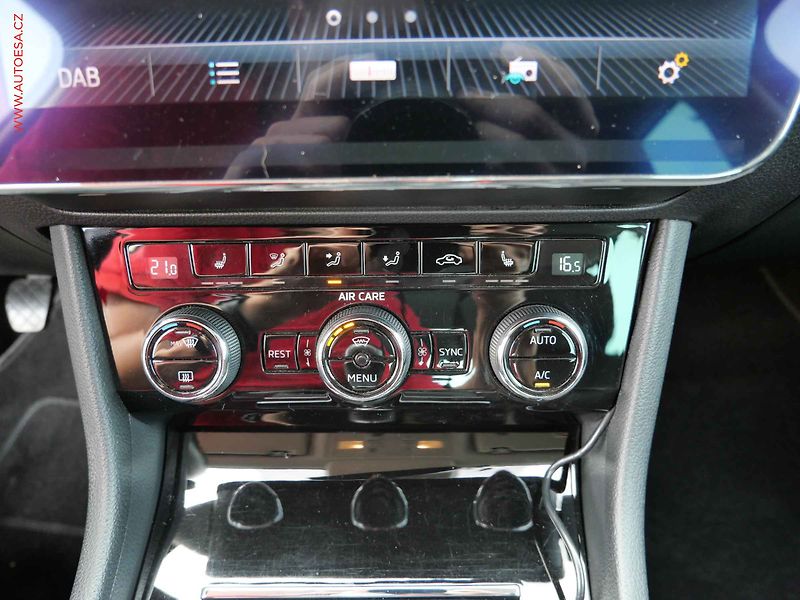 Škoda Superb (2017) 2.0TDi, Bixen, navi - fotka 19 z 32