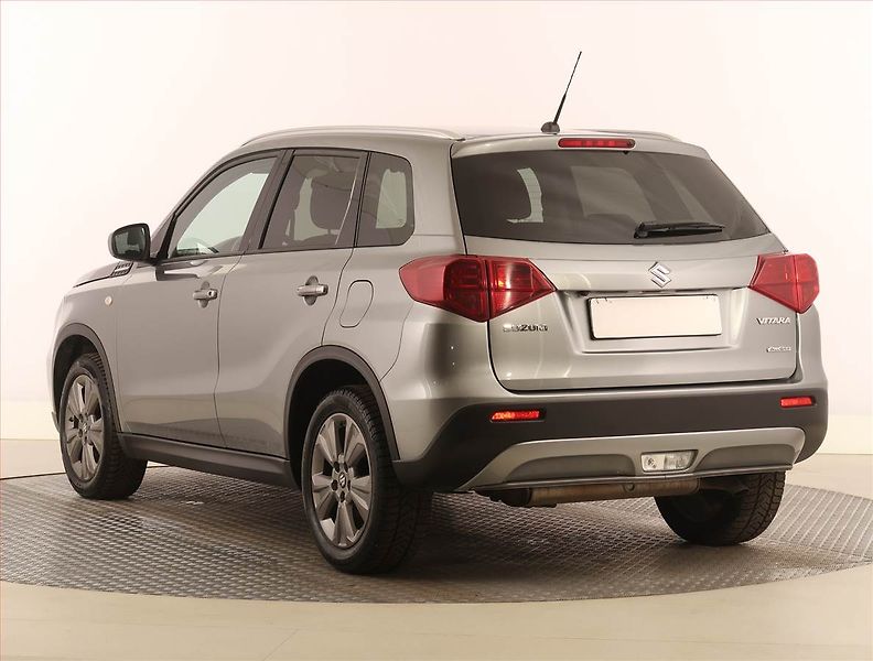 Suzuki Vitara (2019) Premium 1.4 BoosterJet, 4X4 - fotka 4 z 21