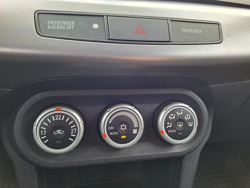 Mitsubishi Lancer (2009) 1.8i 105kW - fotka 14 z 24