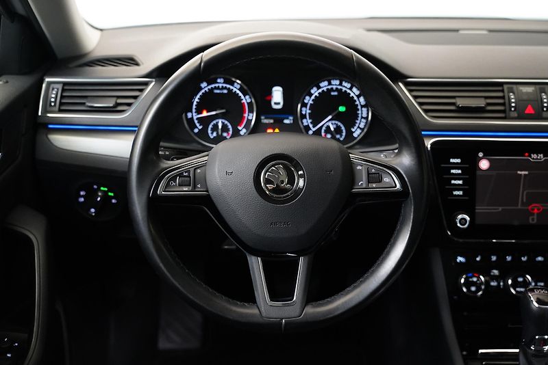 Škoda Superb - fotka 18 z 27