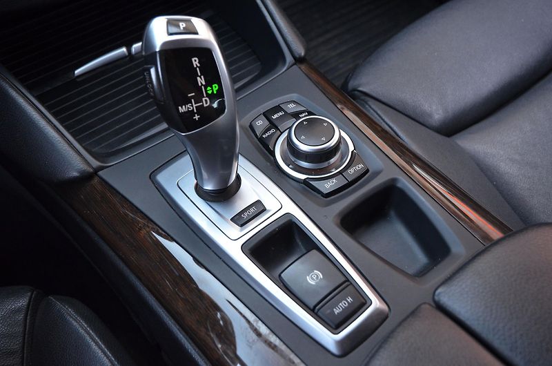 BMW X6 (2013) xDrive 40d 225kW / ČR - fotka 32 z 37