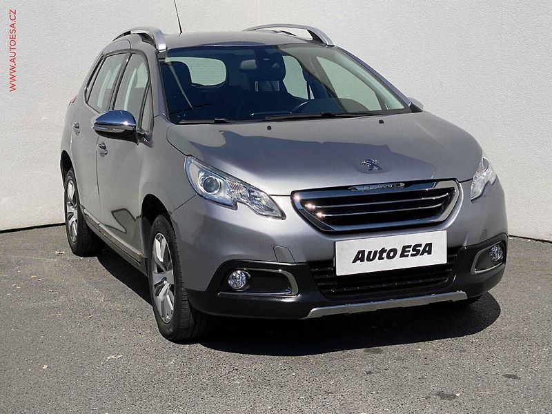Peugeot 2008 (2016) 1.2PT, Allure, AT, navi - fotografie inzerátu