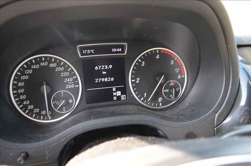 Mercedes-Benz Třídy B (2013) 180 CDI AT - fotka 15 z 22