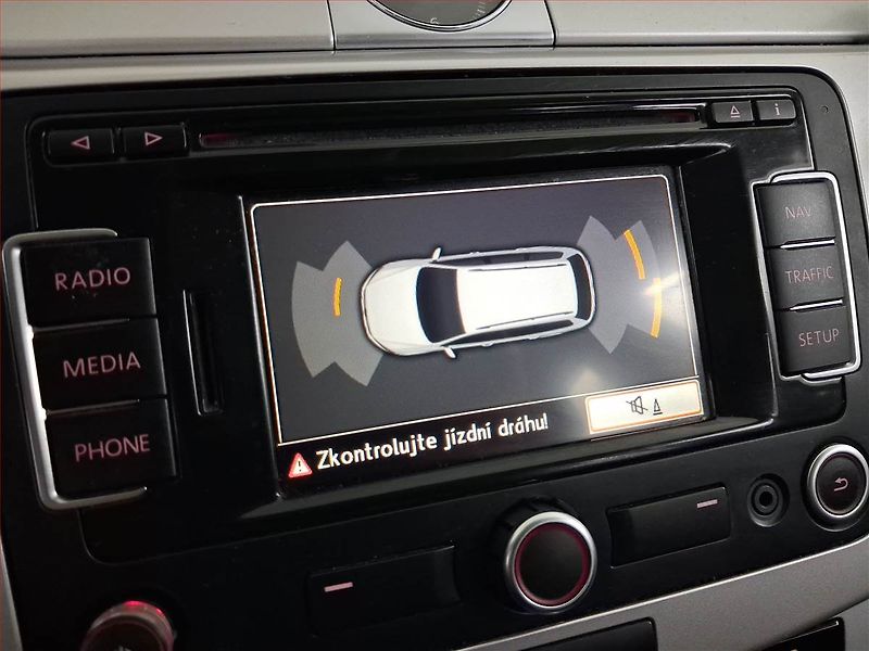 Volkswagen Passat (2012) Comfortline 2.0 TDI, Automat - fotka 16 z 18