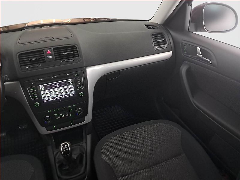 Škoda Yeti (2010) 1.4 TSI, Serv.kniha, Tempomat - fotka 8 z 19