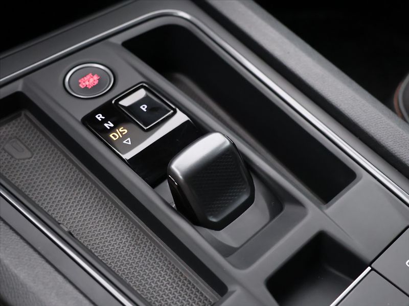 Cupra Leon 2,0 TSI 140 kW DSG ST CZ - fotka 27 z 35