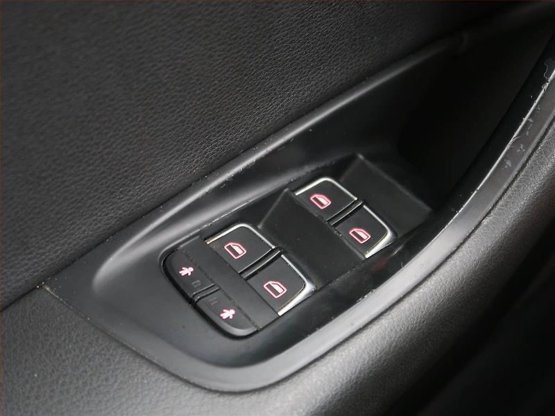 Audi A6 (2013) Design 3.0 TDI, 4X4, Automat - fotka 19 z 22