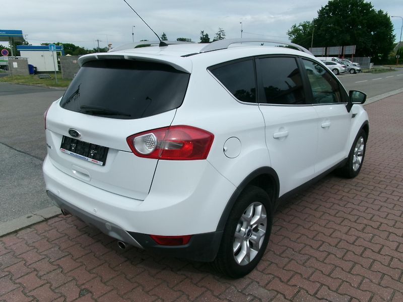 Ford Kuga 2,0TDCi NAVI AC 4x4 - fotka 4 z 27