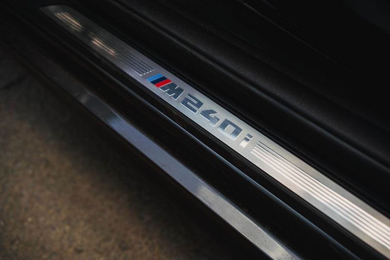 BMW Řada 2 (2019) M240i xDrive - fotka 34 z 36