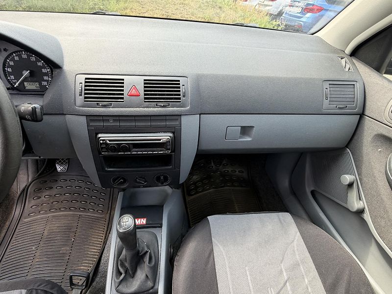 Škoda Fabia 1.2i - fotka 12 z 16