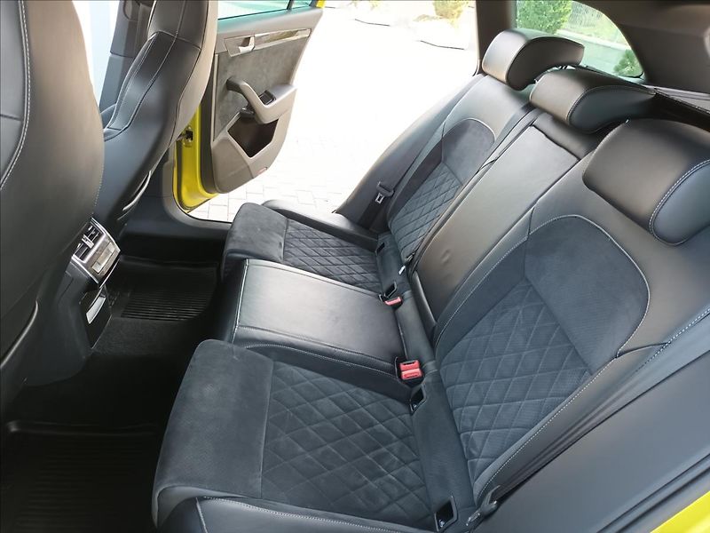 Škoda Superb 2,0 TDI,4X4,Sportline,ČR,DSG, - fotka 18 z 50
