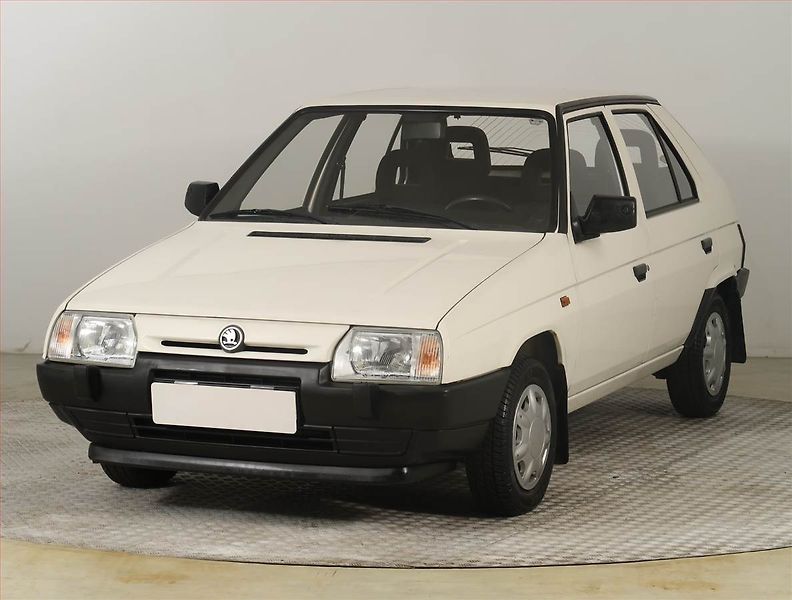 Škoda Favorit (1993) 1.3 135 , nová STK, Tažné - fotka 2 z 13