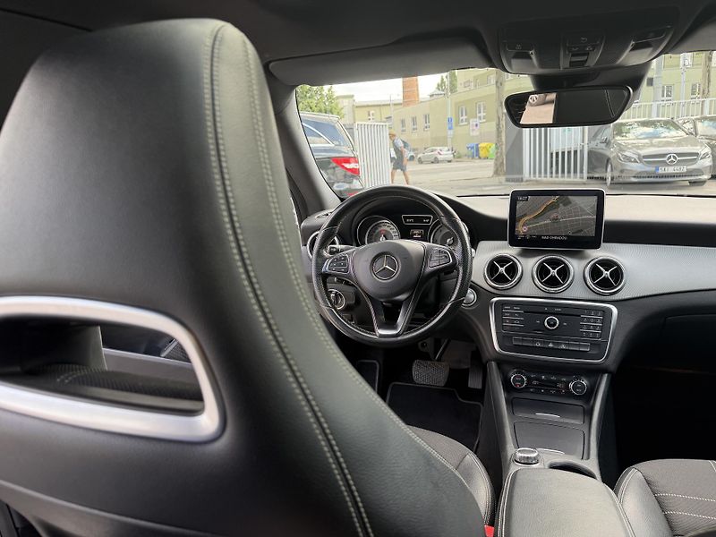 Mercedes-Benz CLA (2015) - fotka 15 z 31