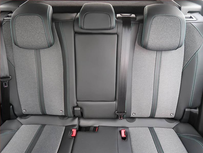 Peugeot 3008 (2022) 1.2 PureTech - fotka 10 z 17