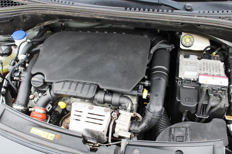 Citroën DS3 (2016) 1,2i KLIMA TEMPOMAT NAVI DAB - fotka 25 z 25