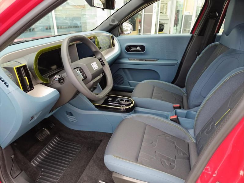 Fiat Grande Panda (2025) 113k BEV 44kWh - fotka 8 z 24