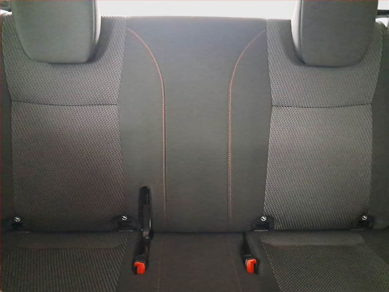 Suzuki Swift (2012) 1.6 Sport, Xenony, Tempomat - fotka 10 z 19