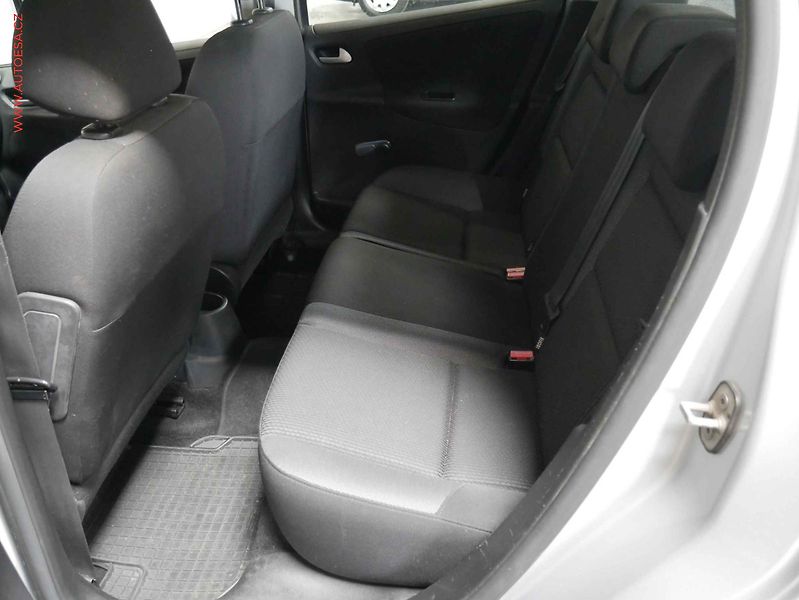 Peugeot 207 (2010) 1.4 HDi, 2.maj, AC - fotka 10 z 16