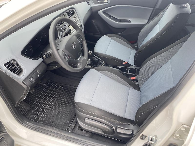 Hyundai i20 1.2i SELECT,NAJ.76TIS.KM!! - fotka 13 z 32