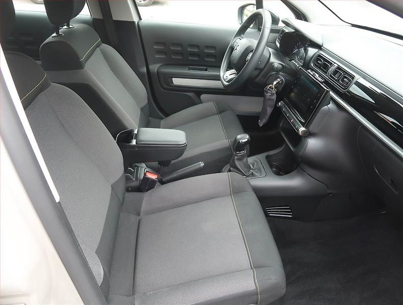 Citroën C3 (2022) Shine 1.2 PureTech, Serv.kniha - fotka 9 z 17