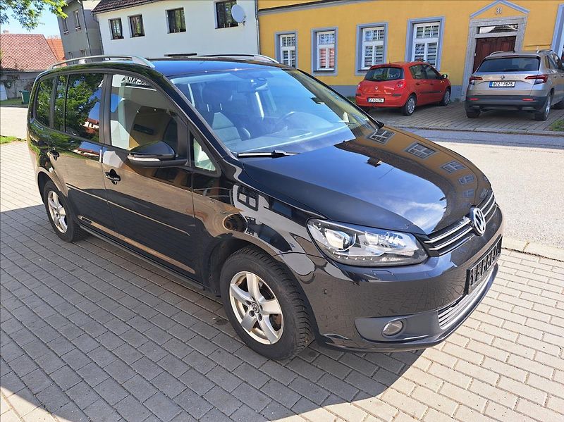 Volkswagen Touran 1,6 TDI Comfortline - fotka 14 z 43