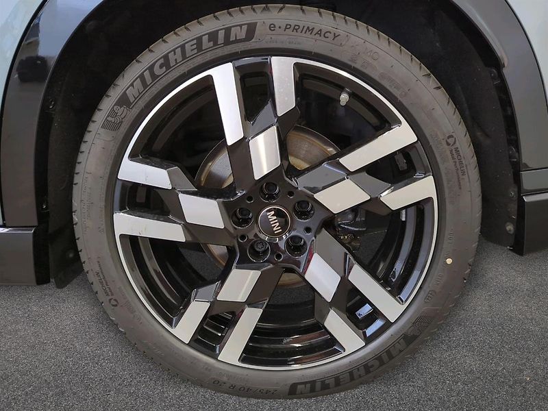 Mini Countryman SE ALL4 - fotka 16 z 17