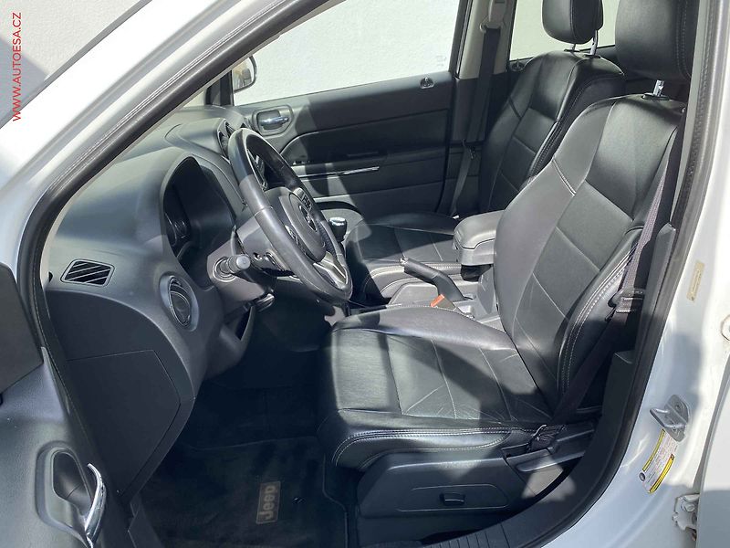 Jeep Compass (2012) 2.2 CRDi 4x4, AC, TZ, navi - fotka 9 z 16