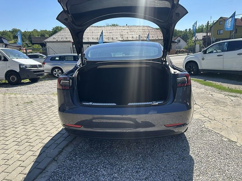 Tesla Model 3 Performance Dual AWD - fotka 6 z 28