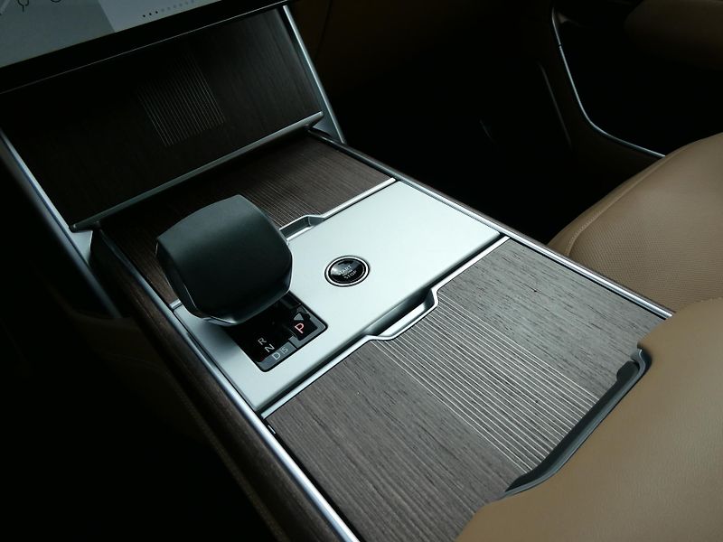 Land Rover Range Rover 3,0 Autobiography P460e - fotka 31 z 44