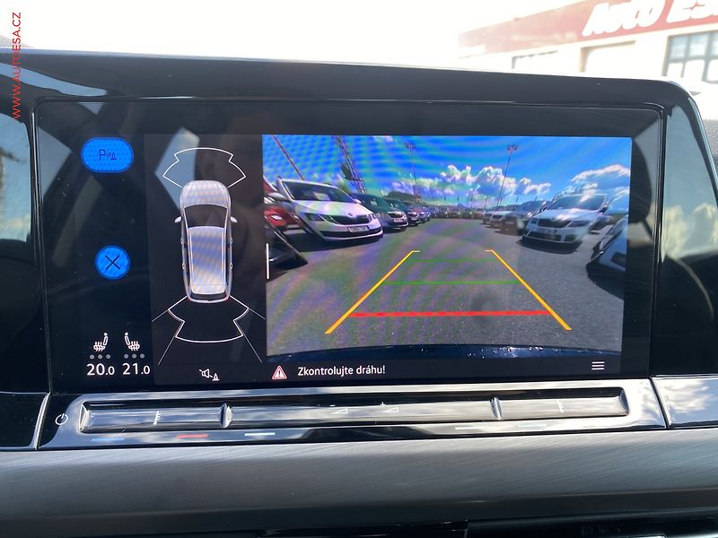Volkswagen Golf (2023) 1.5TSi, ČR, LED, kamera - fotka 14 z 15