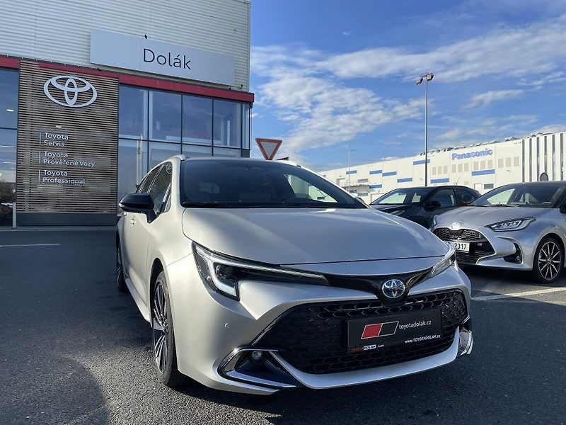 Toyota Corolla 2.0 HEV - fotka 1 z 28