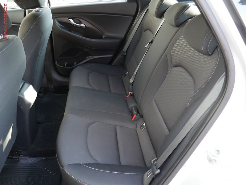 Hyundai i30 (2018) 1.0T-GDi, ČR, AC, temp - fotka 10 z 19