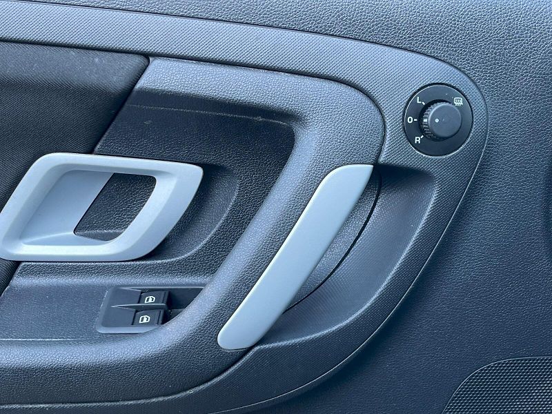 Škoda Fabia (2021) 1.4 16V Ambiente Combi - fotka 19 z 21