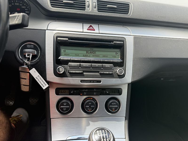 Volkswagen Passat (2009) 2.0 TDI Sportline  - fotka 21 z 21