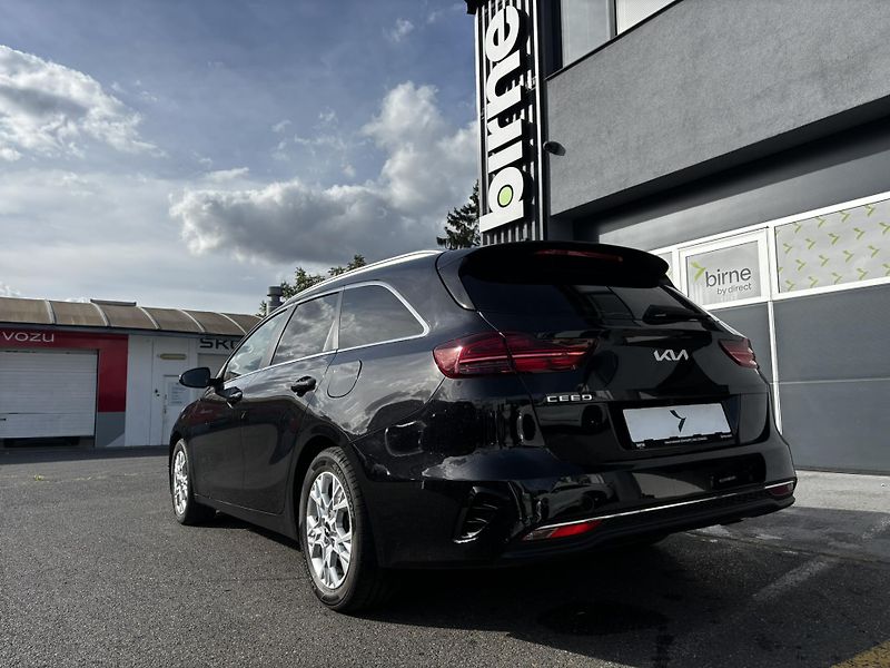 Kia Ceed (2023) SW Exclusive 1.5 T-GDI 118 kW - fotka 3 z 11