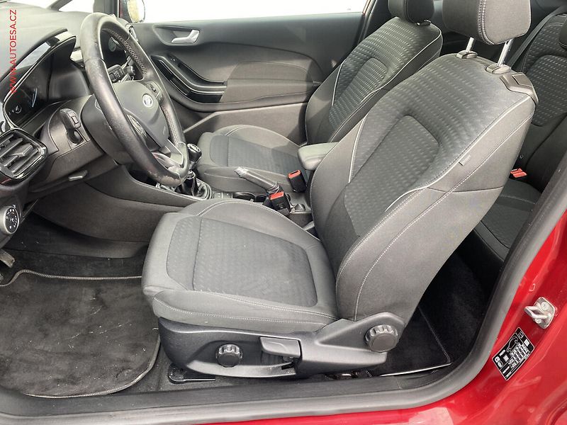 Ford Fiesta (2017) 1.0 EB, Titanium, kamera - fotka 9 z 17