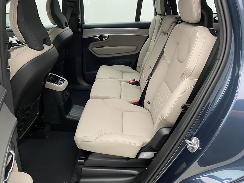 Volvo XC90 (2026) T8 AWD Plug-in CORE 7m - fotka 6 z 64