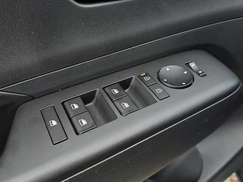 Hyundai Kona (2024) Comfort Club 1.0T-GDi 83kW, Se - fotka 15 z 24