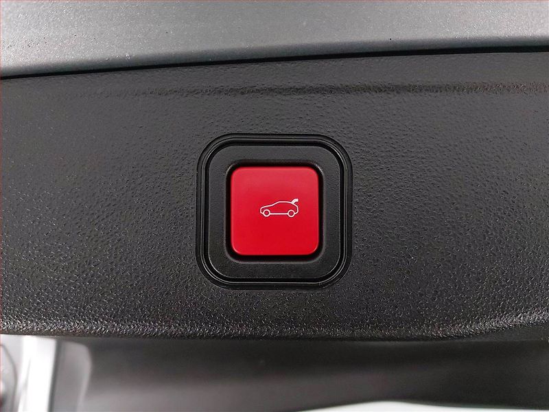 Jeep Avenger (2023) 1.2 Turbo - fotka 16 z 21