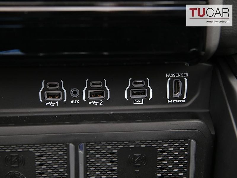 RAM 1500 5,7 HEMI Sport - fotka 29 z 42