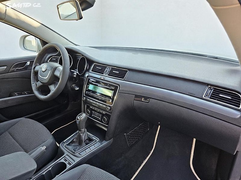 Škoda Superb 1.4 TSI 92 kW,TAŽNÉ,SERVISKA - fotka 22 z 40