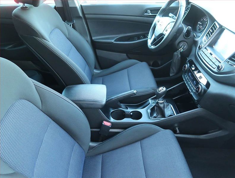 Honda HR-V (2017) Executive 1.5 i-VTEC - fotka 9 z 20