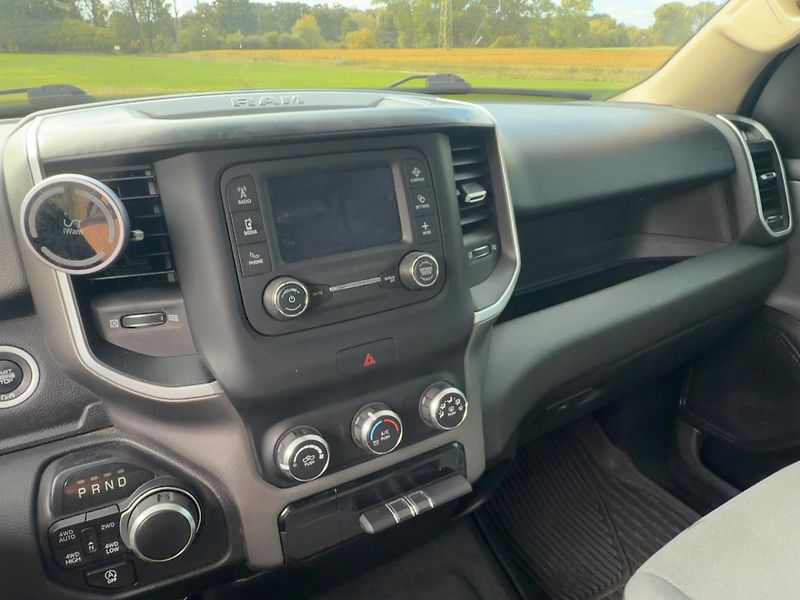 Dodge RAM 1500 (2020) 3,6 Bighorn Lonestar Quad 4x4  - fotka 19 z 19