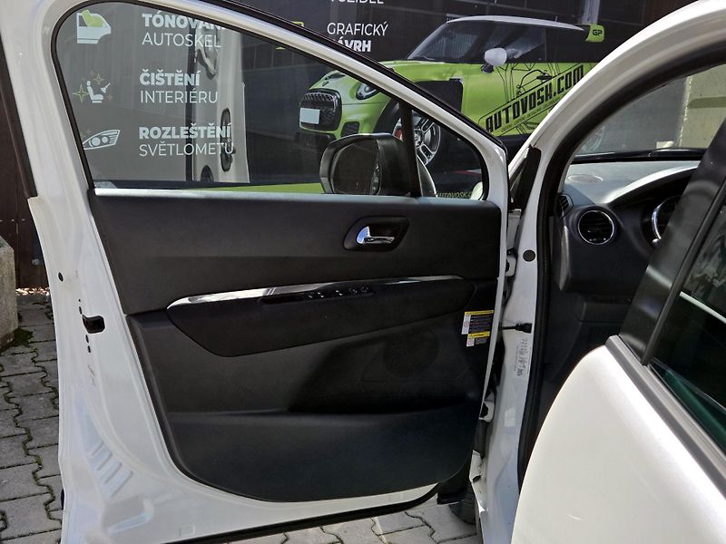 Peugeot 3008 HDi 120kW A/T *SERV.KNÍŽKA     - fotka 37 z 39