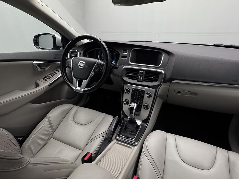 Volvo V40 D3 OCEAN RACE 1.maj - fotka 27 z 44