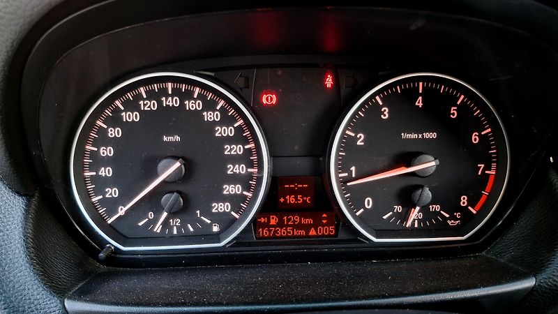 BMW Řada 1 135i e82 Mpacket - fotka 19 z 43