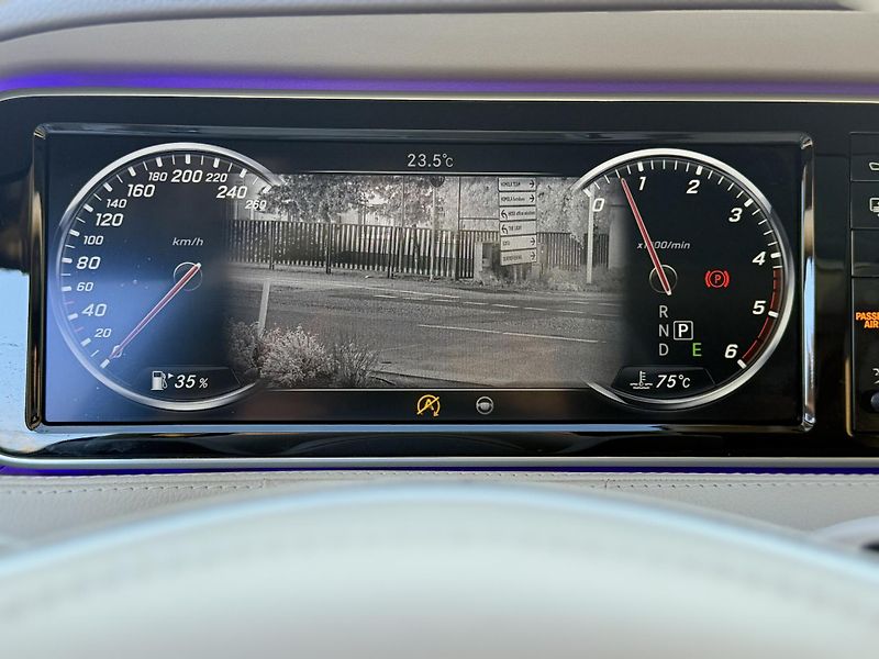 Mercedes-Benz Třídy S (2017) Mercedes-Benz S 350d L 4MATIC - fotka 29 z 29