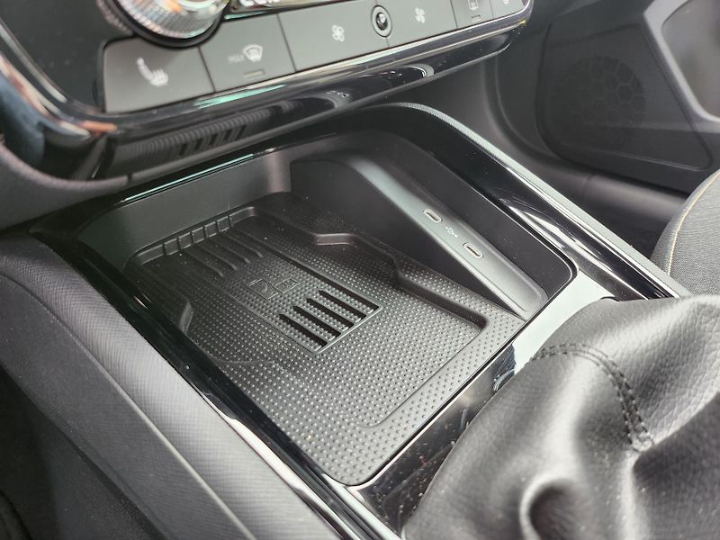 Škoda Kamiq Top Selection 1.0 TSI 85kw - fotka 20 z 27